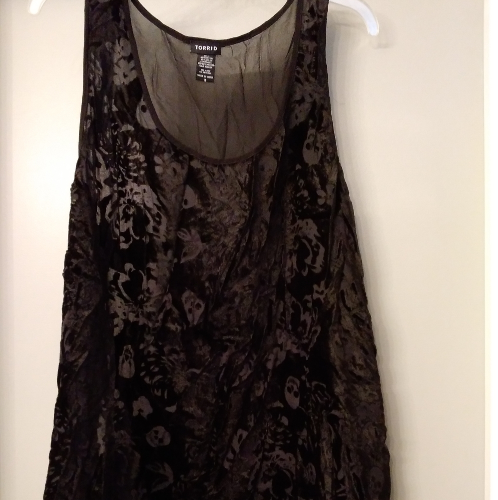 Torrid Black Velvet Skull Tank Shirt